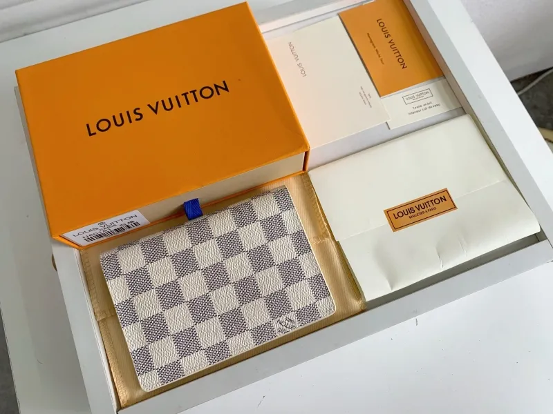 LV Wallets-756