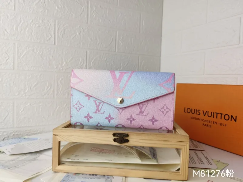 LV Wallets-773