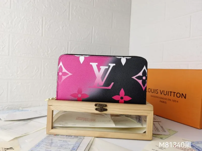 LV Wallets-775
