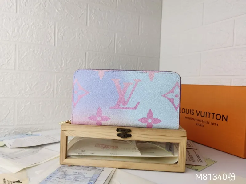 LV Wallets-776