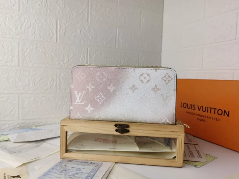Alternative view of LV Wallets-777
