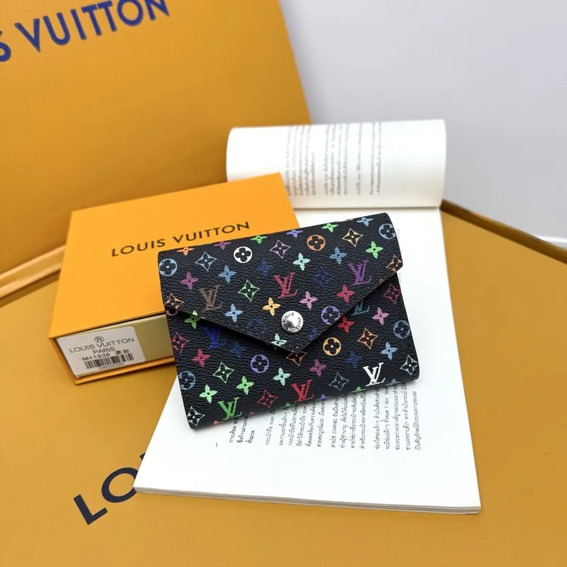 LV Wallets-788