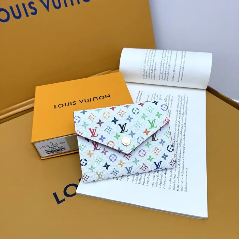 LV Wallets-789