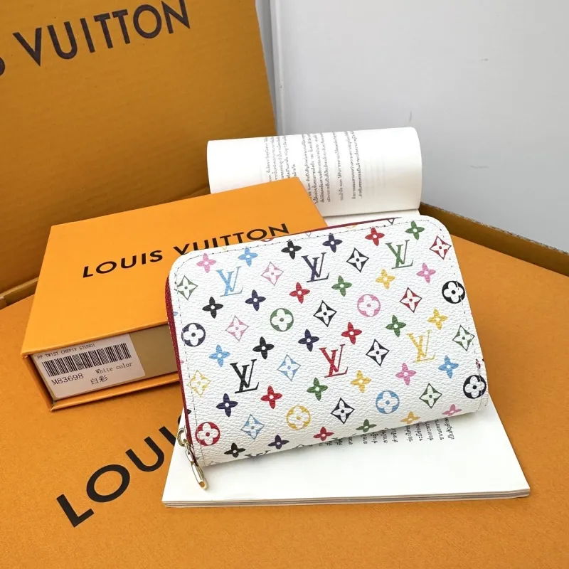 LV Wallets-791
