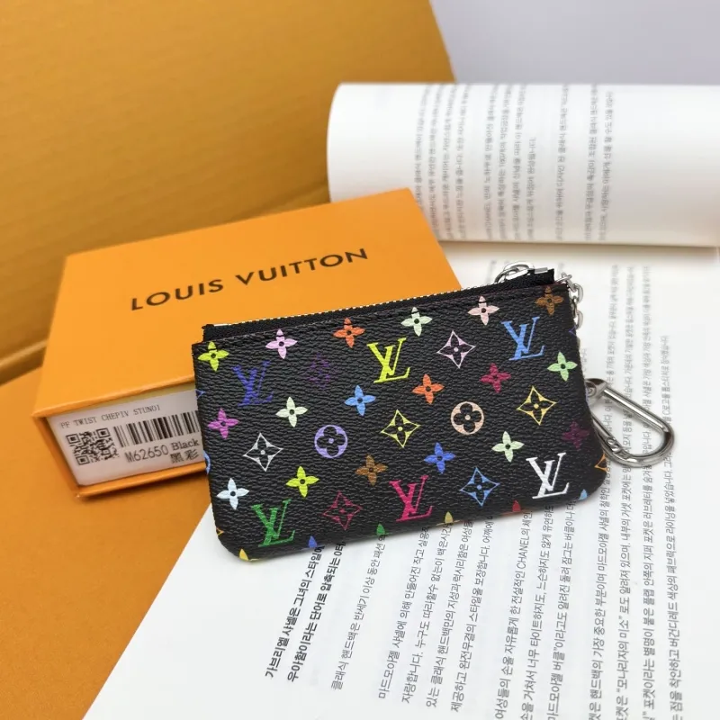 LV Wallets-792