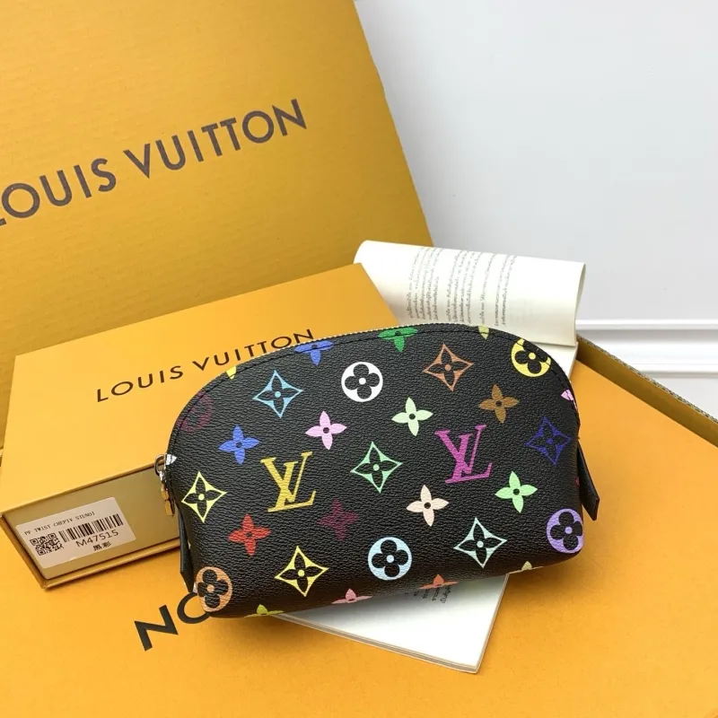 LV Wallets-794