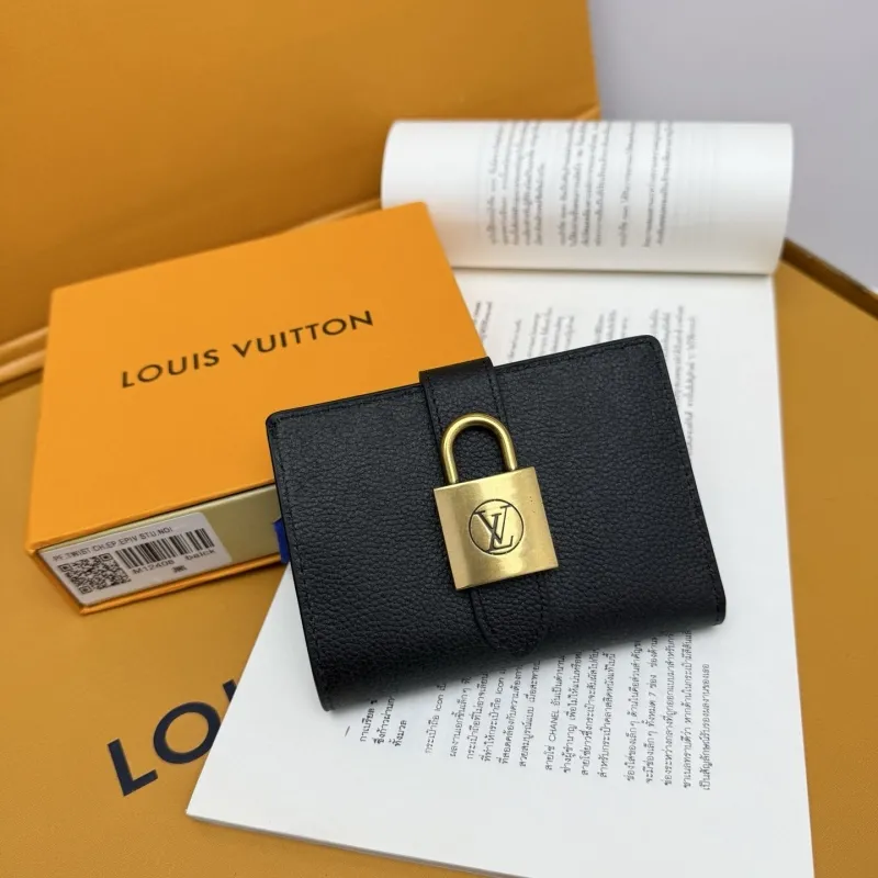 LV Wallets-804