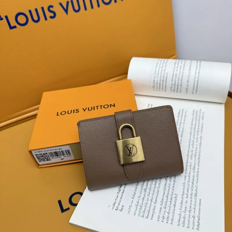 LV Wallets-805