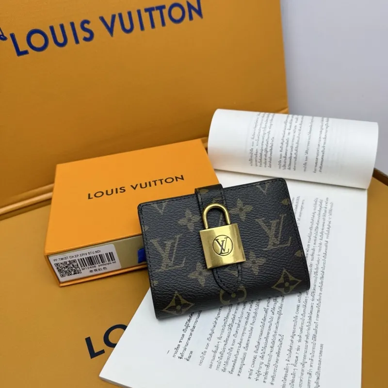 LV Wallets-810