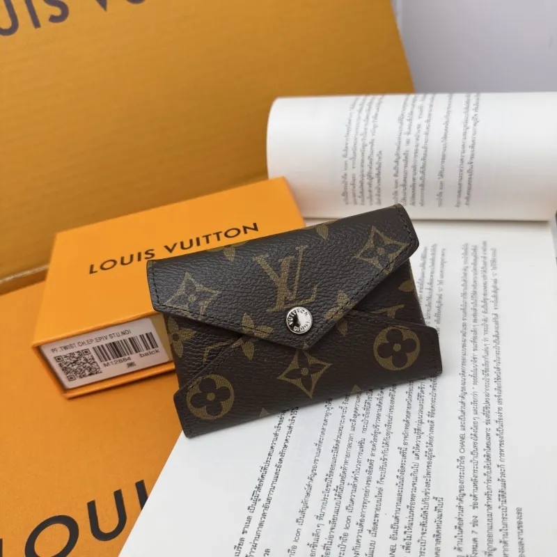 LV Wallets-813
