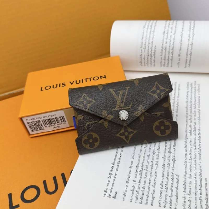 LV Wallets-814