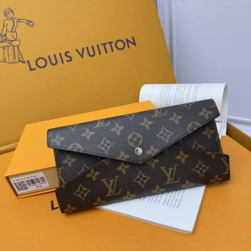 LV Wallets-817