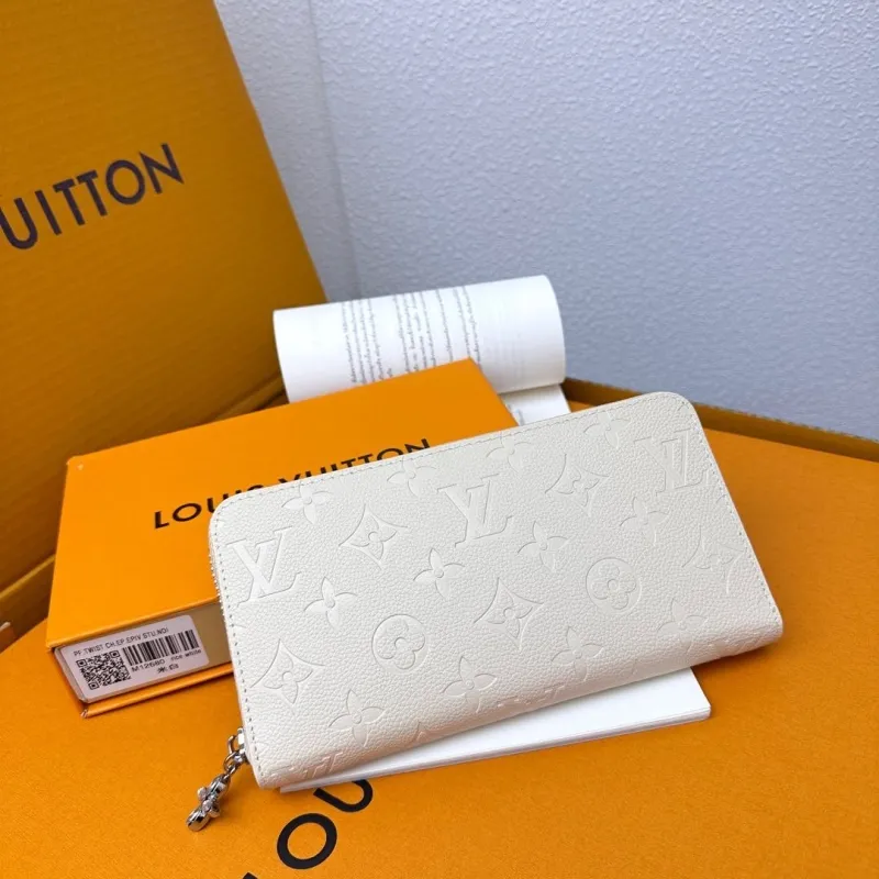 LV Wallets-819