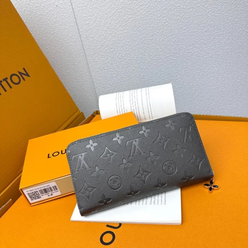 LV Wallets-820