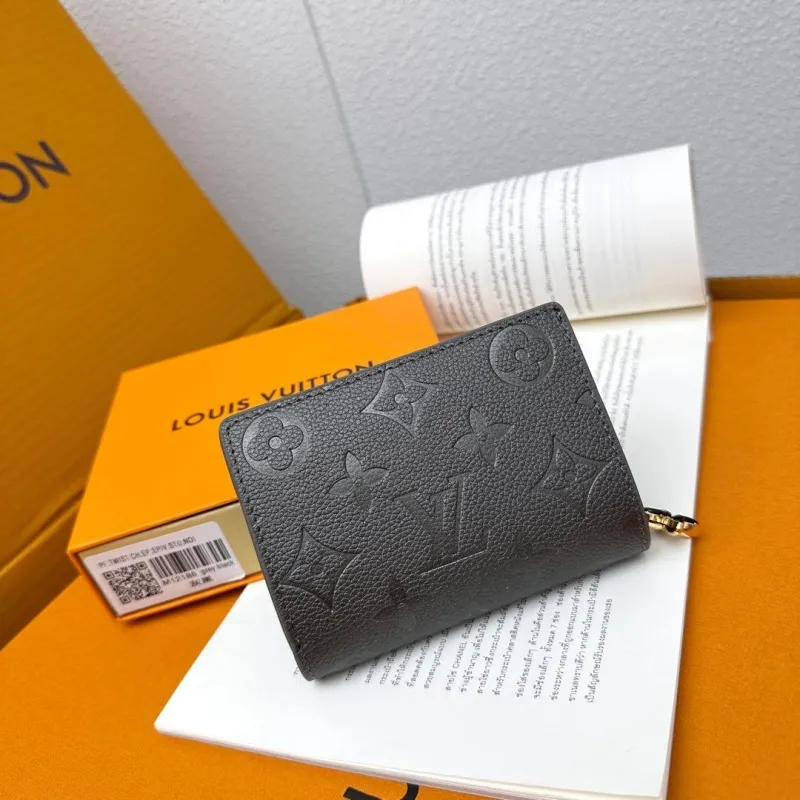 LV Wallets-826