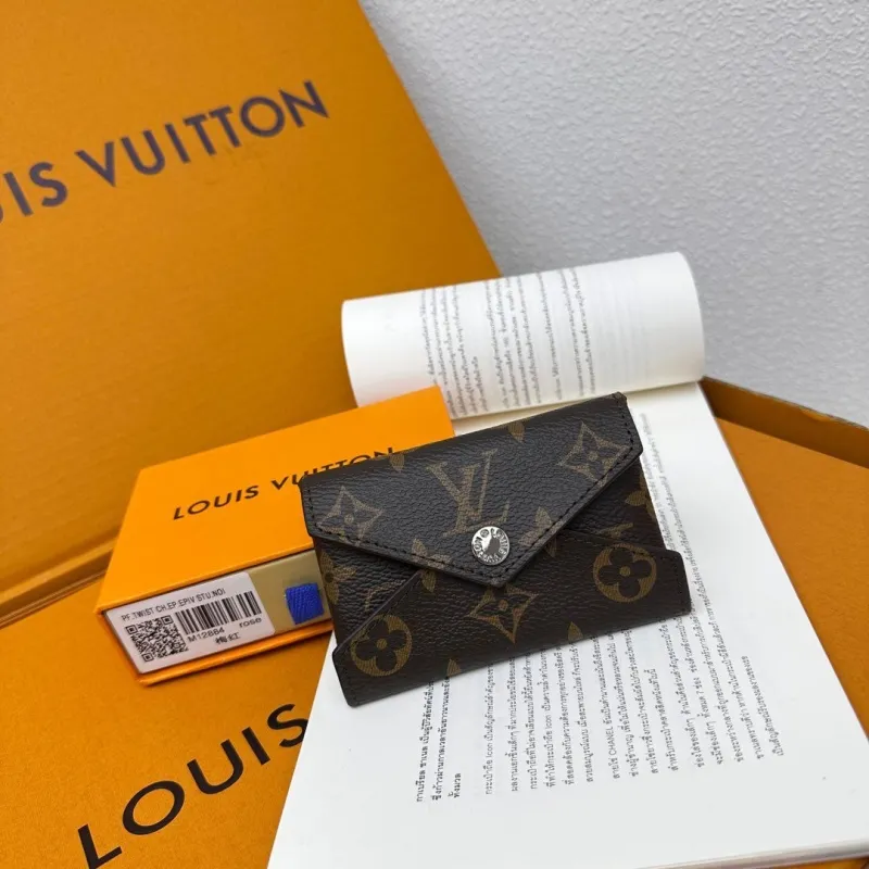 LV Wallets-830