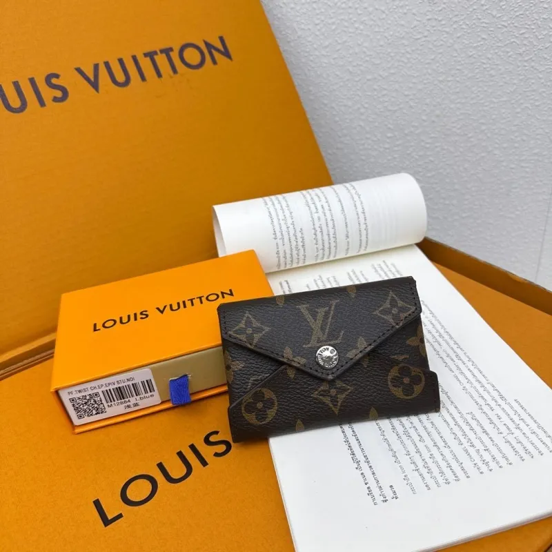 LV Wallets-832