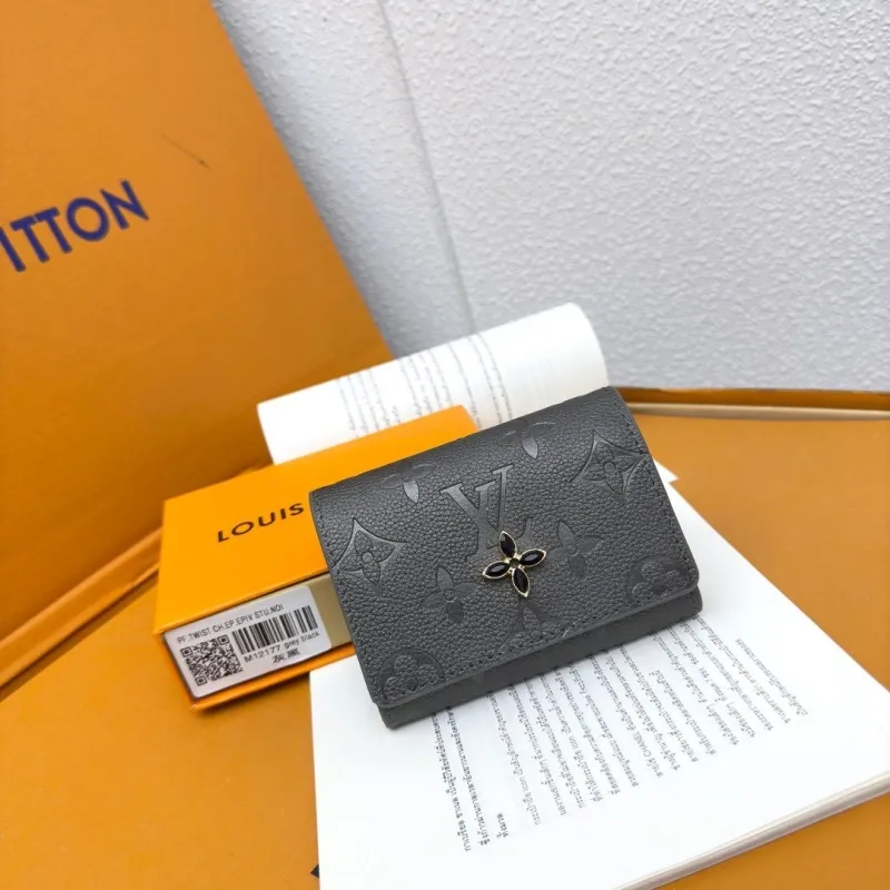 LV Wallets-836