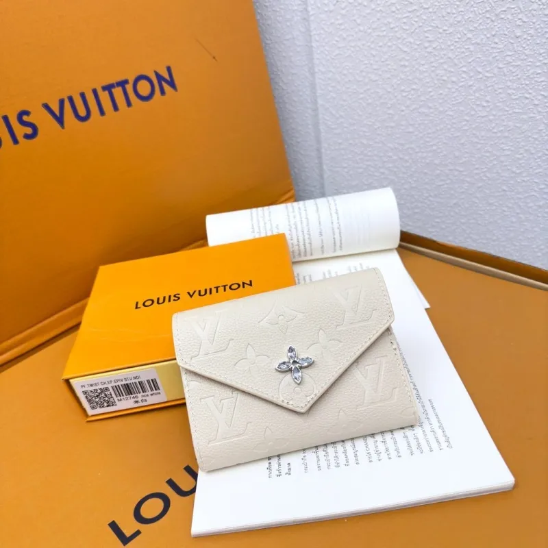 LV Wallets-842