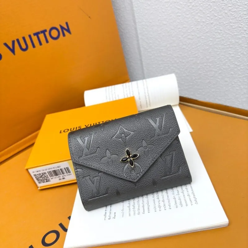 LV Wallets-844