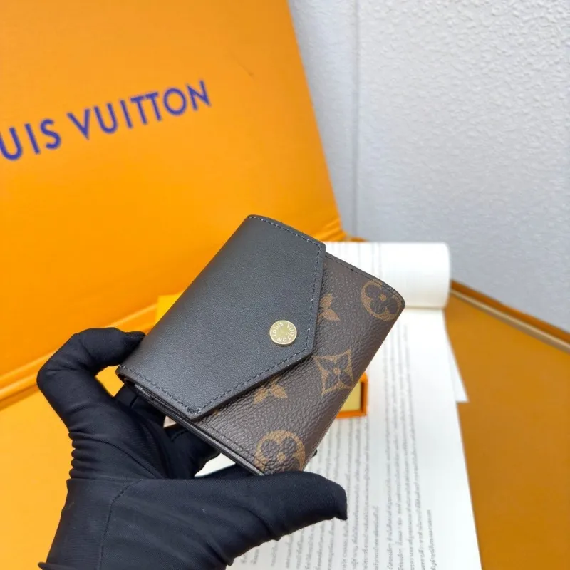 LV Wallets-845 - Image 3