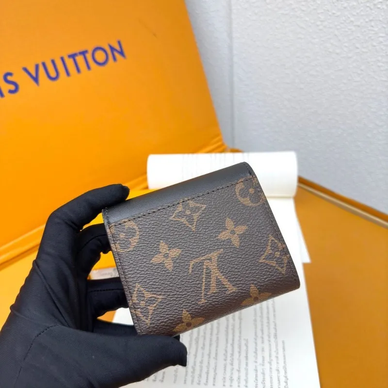 LV Wallets-845 - Image 4