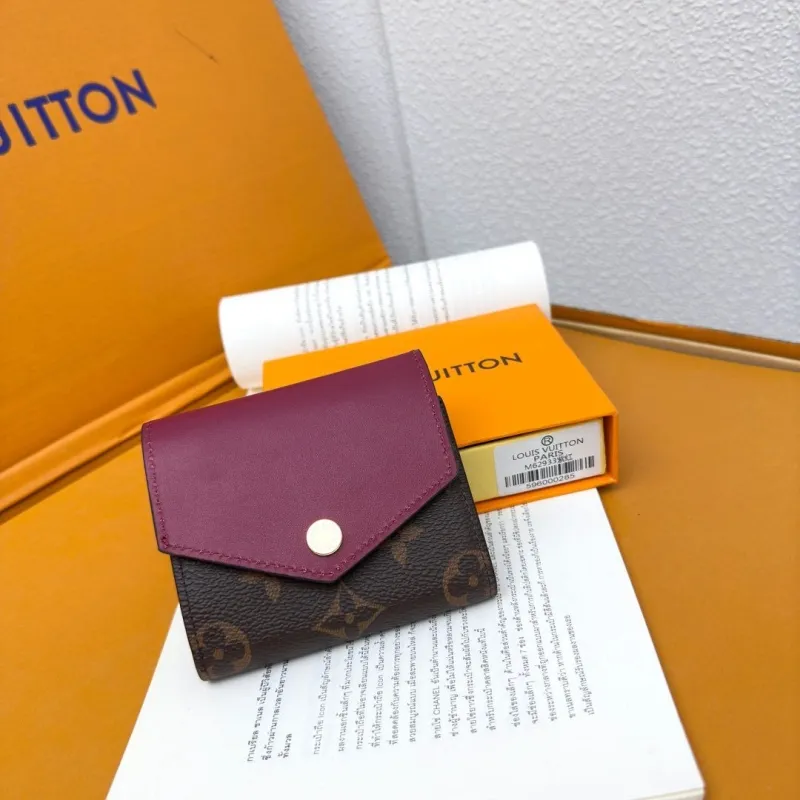 LV Wallets-847