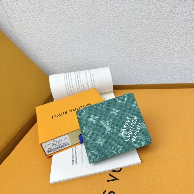 LV Wallets-852