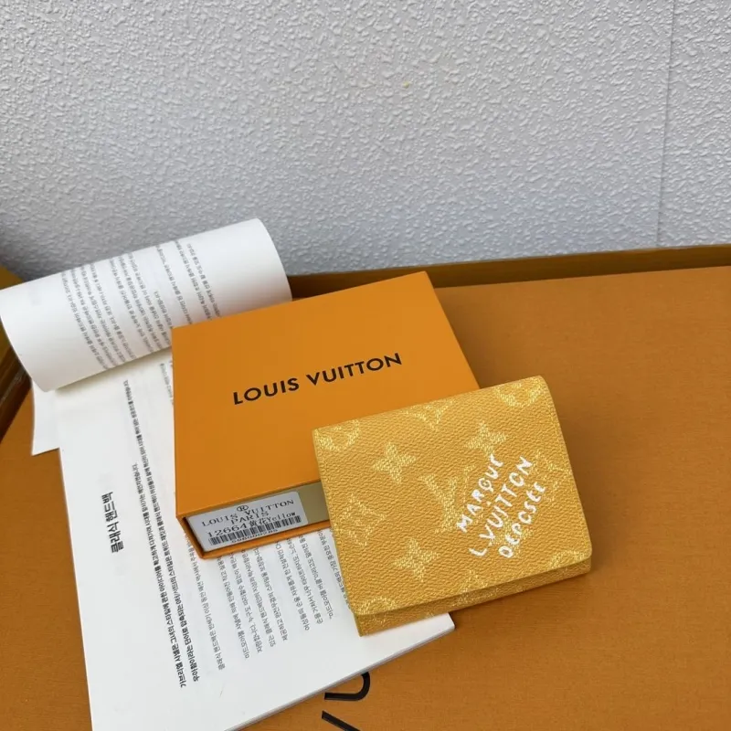 LV Wallets-857