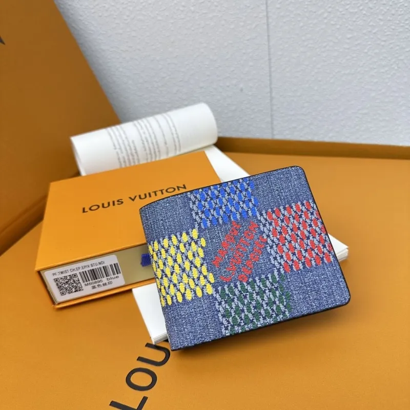 LV Wallets-858