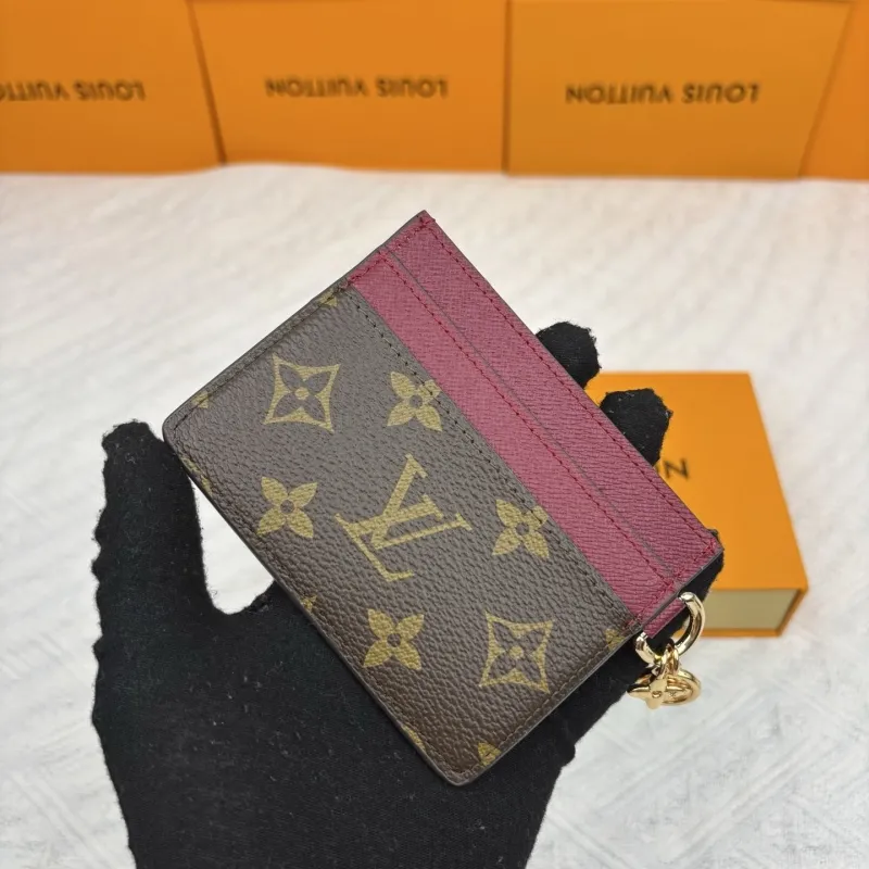 Alternative view of LV Wallets-868