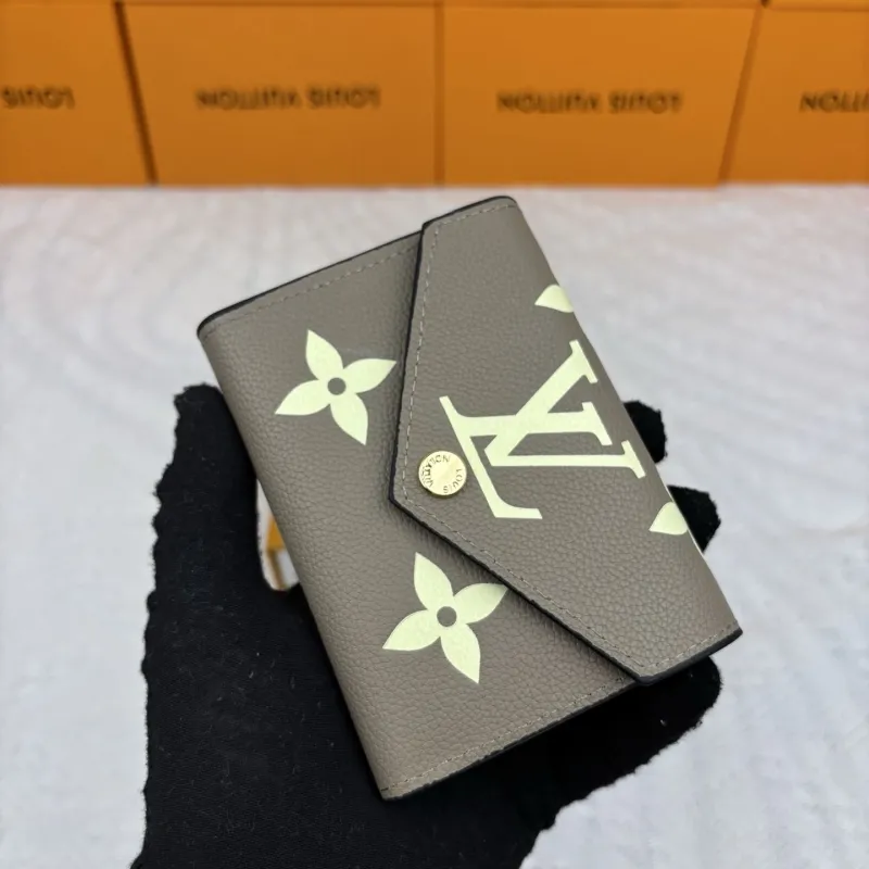 LV Wallets-872 - Image 4