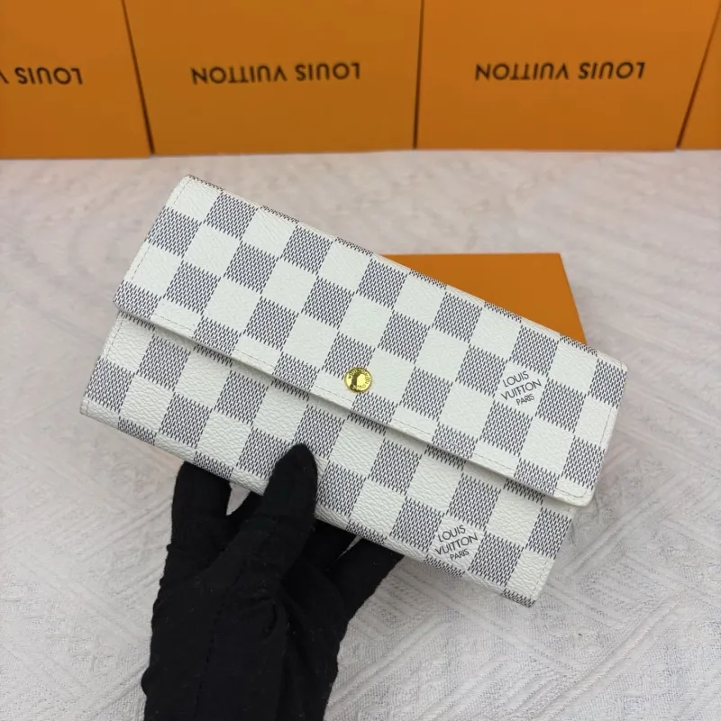 LV Wallets-878