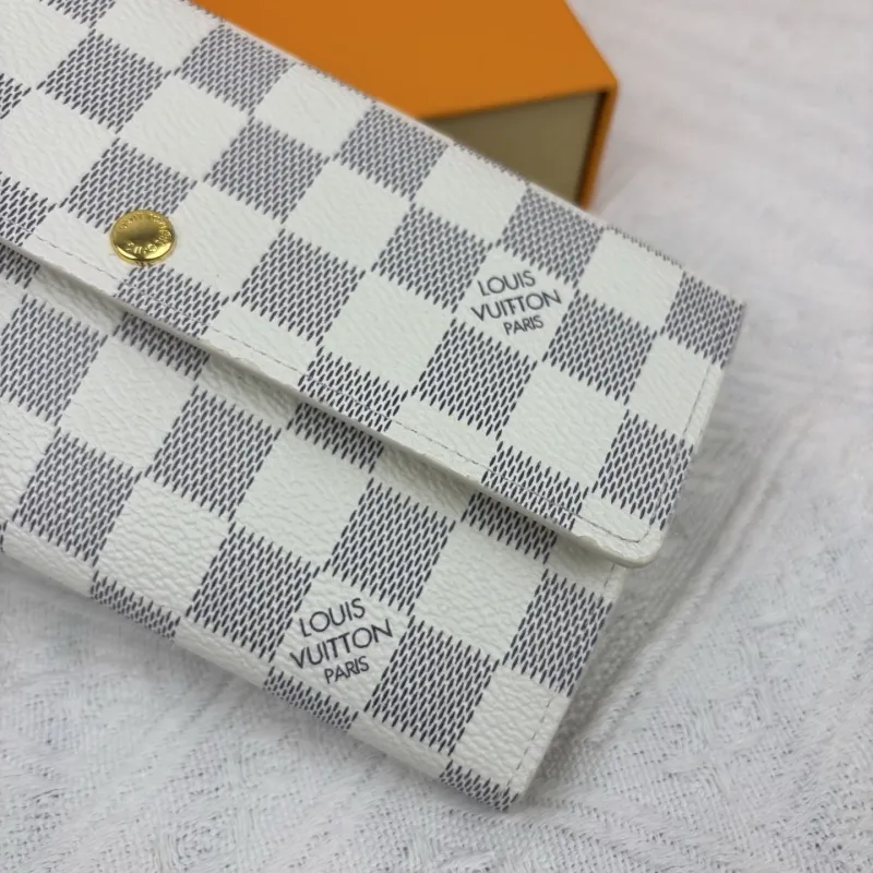 LV Wallets-878 - Image 4