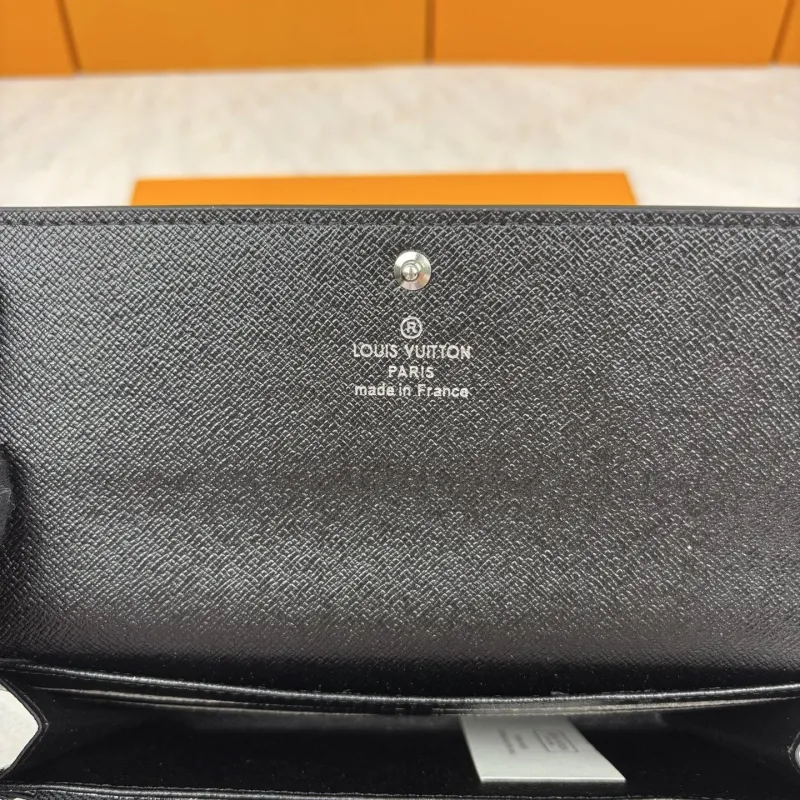 LV Wallets-879 - Image 6