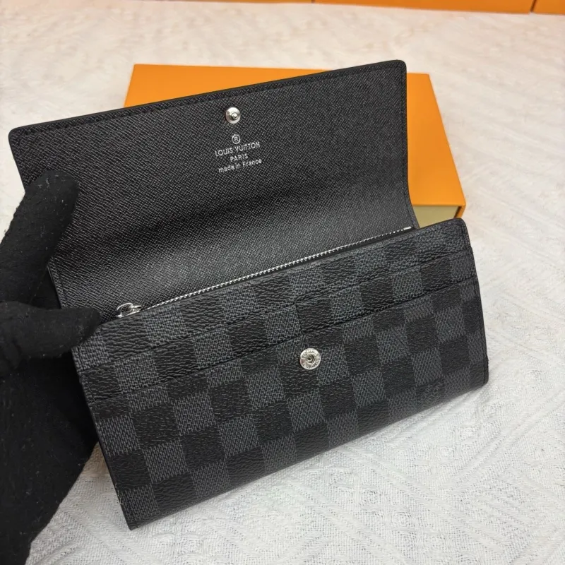 LV Wallets-879 - Image 7