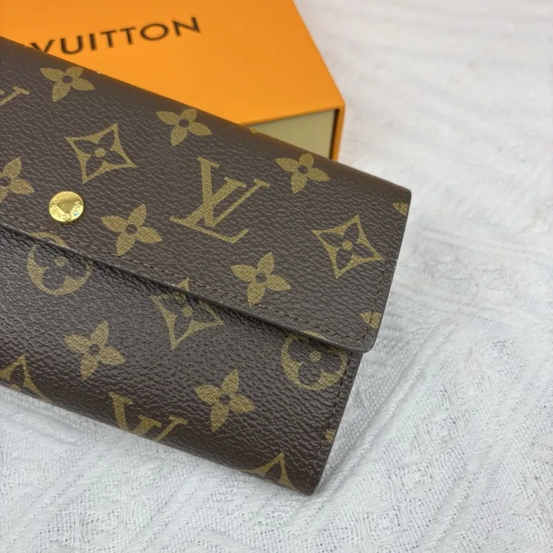 LV Wallets-881 - Image 4