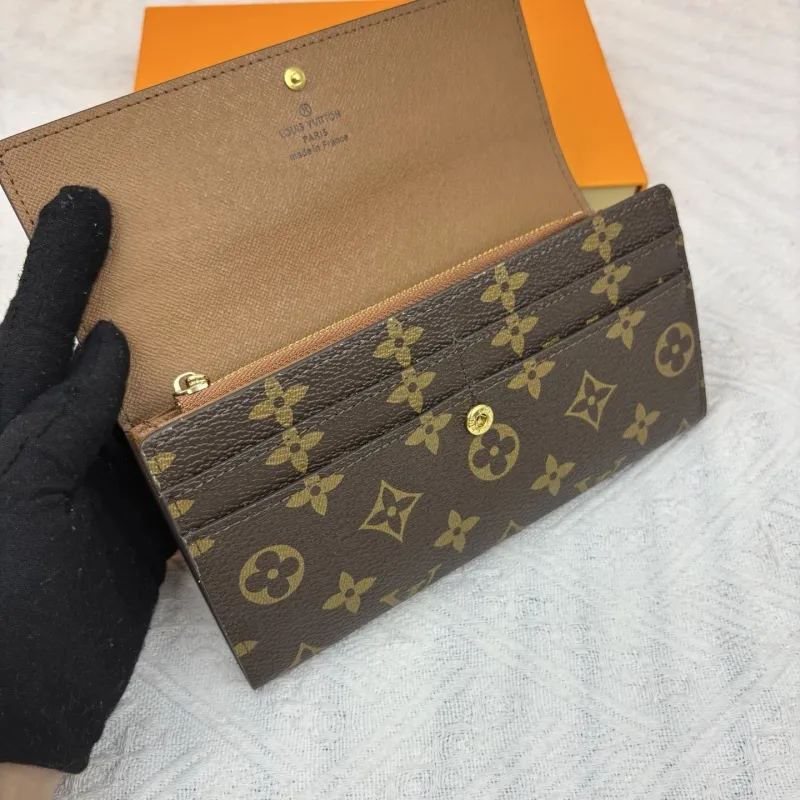 LV Wallets-881 - Image 7