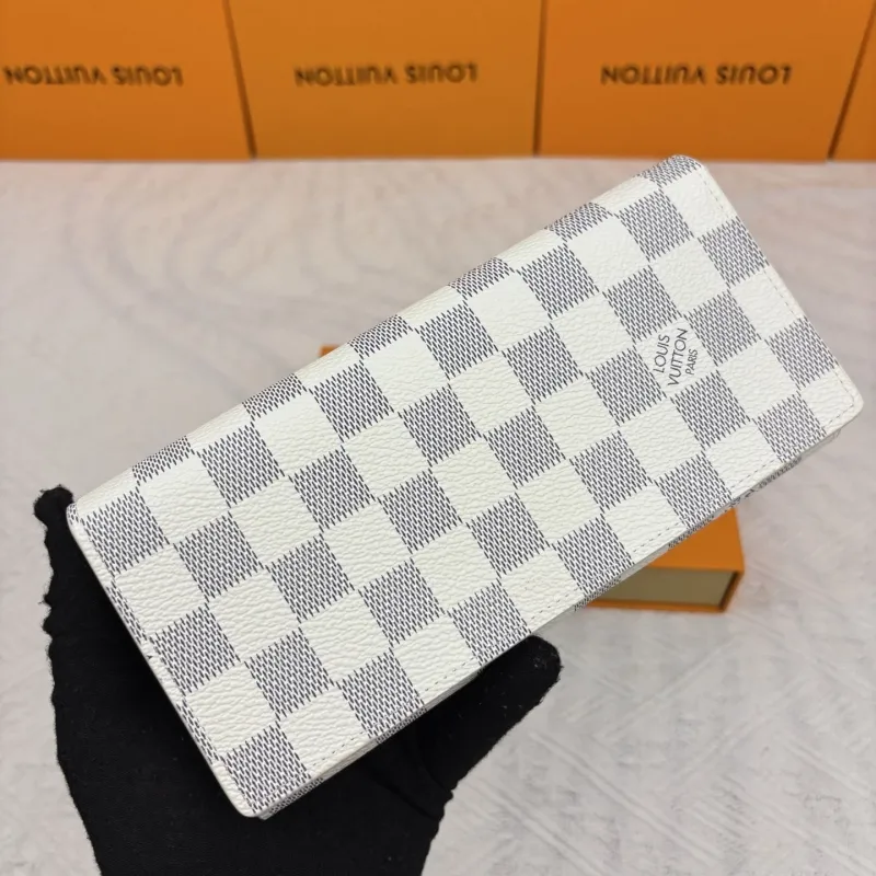 LV Wallets-882 - Image 3
