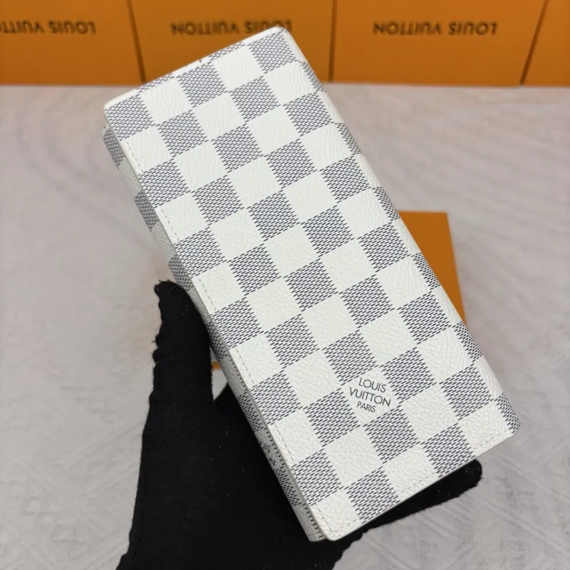LV Wallets-882 - Image 4