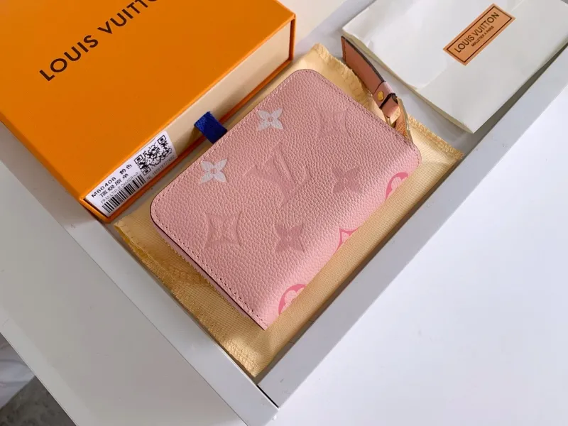 Alternative view of LV Wallets-888