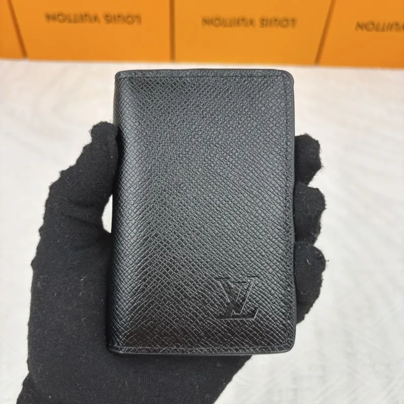 LV Wallets-908