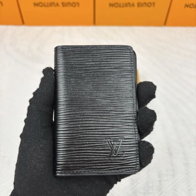 LV Wallets-909