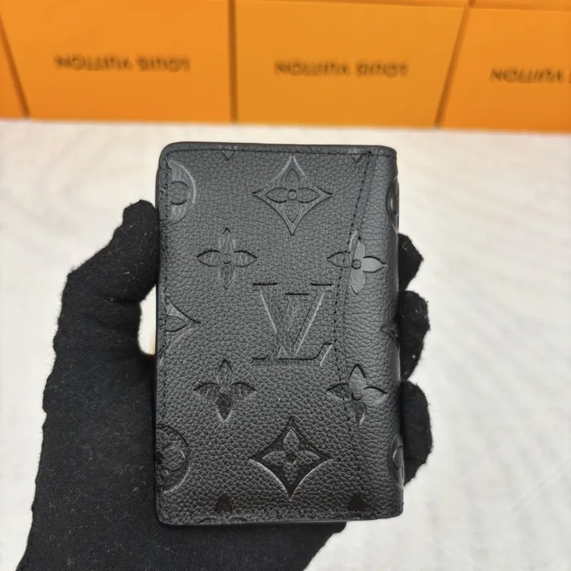 Alternative view of LV Wallets-911