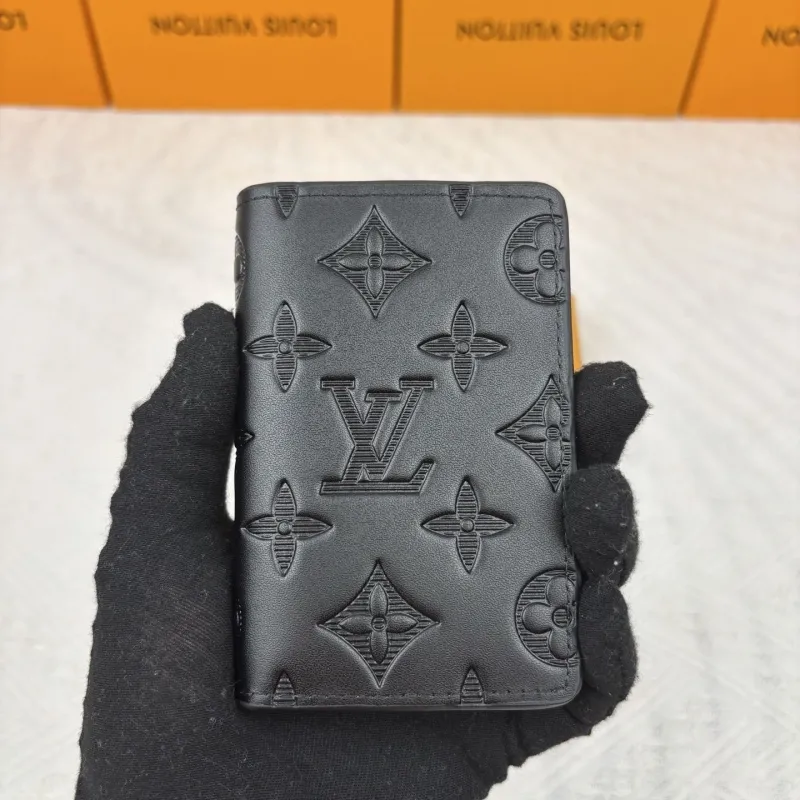 LV Wallets-912