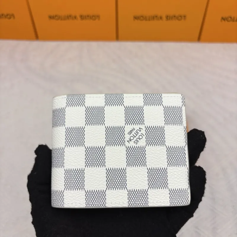 LV Wallets-913