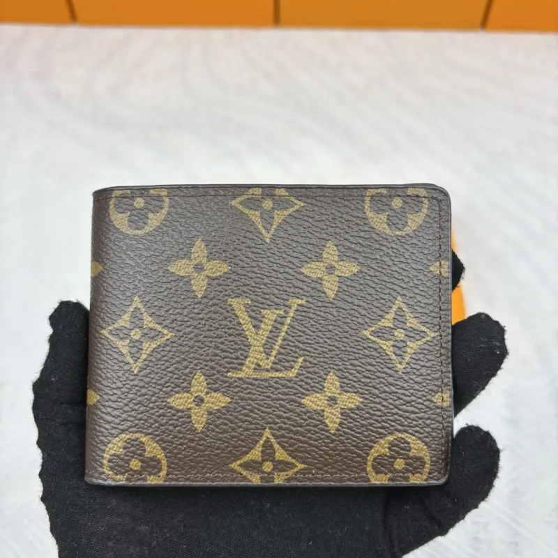 LV Wallets-915