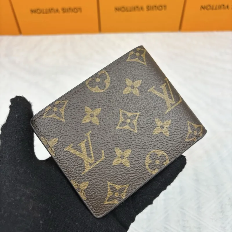 LV Wallets-915 - Image 4