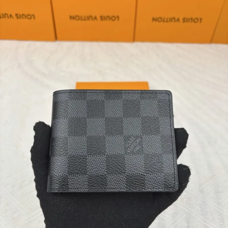 LV Wallets-917