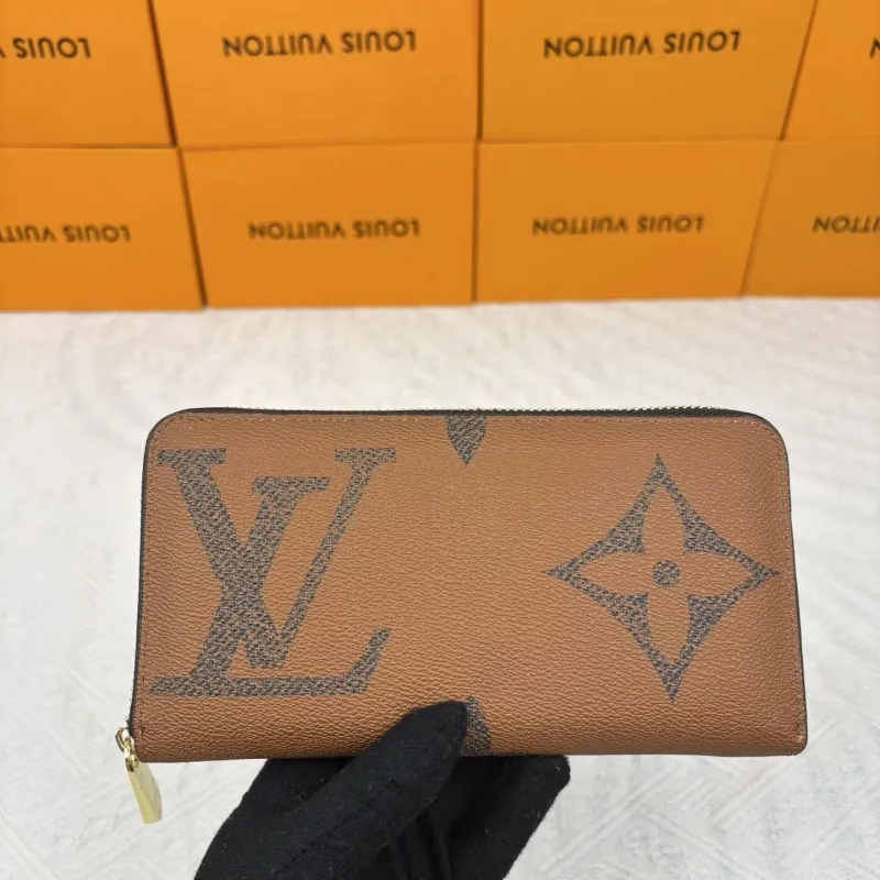 LV Wallets-919